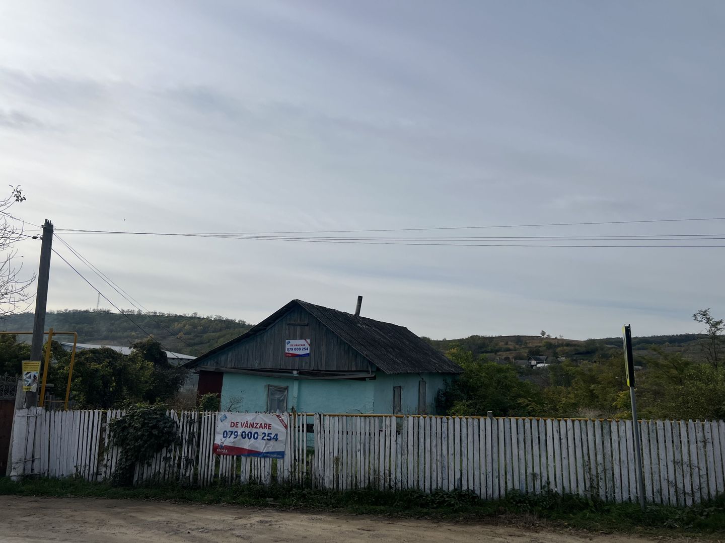 Teren pentru Constructii 32 Ari in Molesti - Poză 2