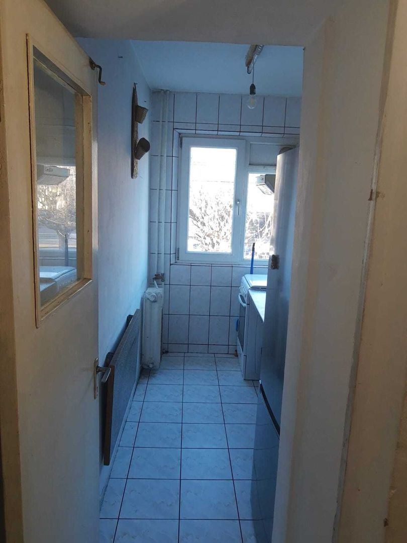 Apartament 2 camere Craiovita Noua Etaj 1 - Poză 2