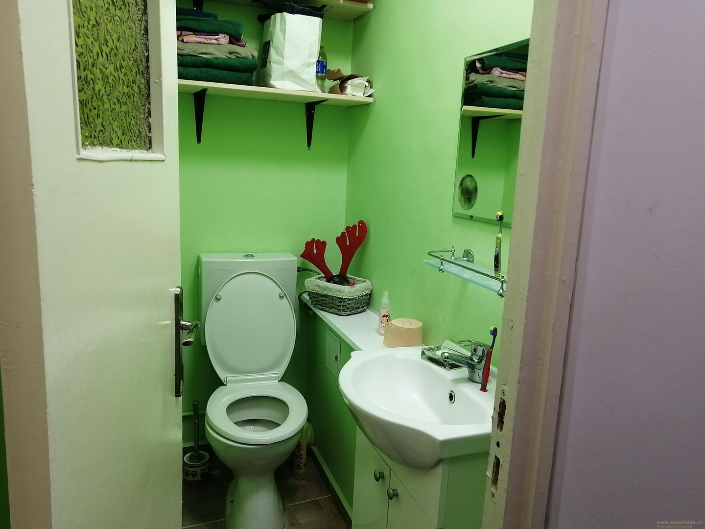 Tractorul 3 camere, situat in  zona Peny. - Poză 2