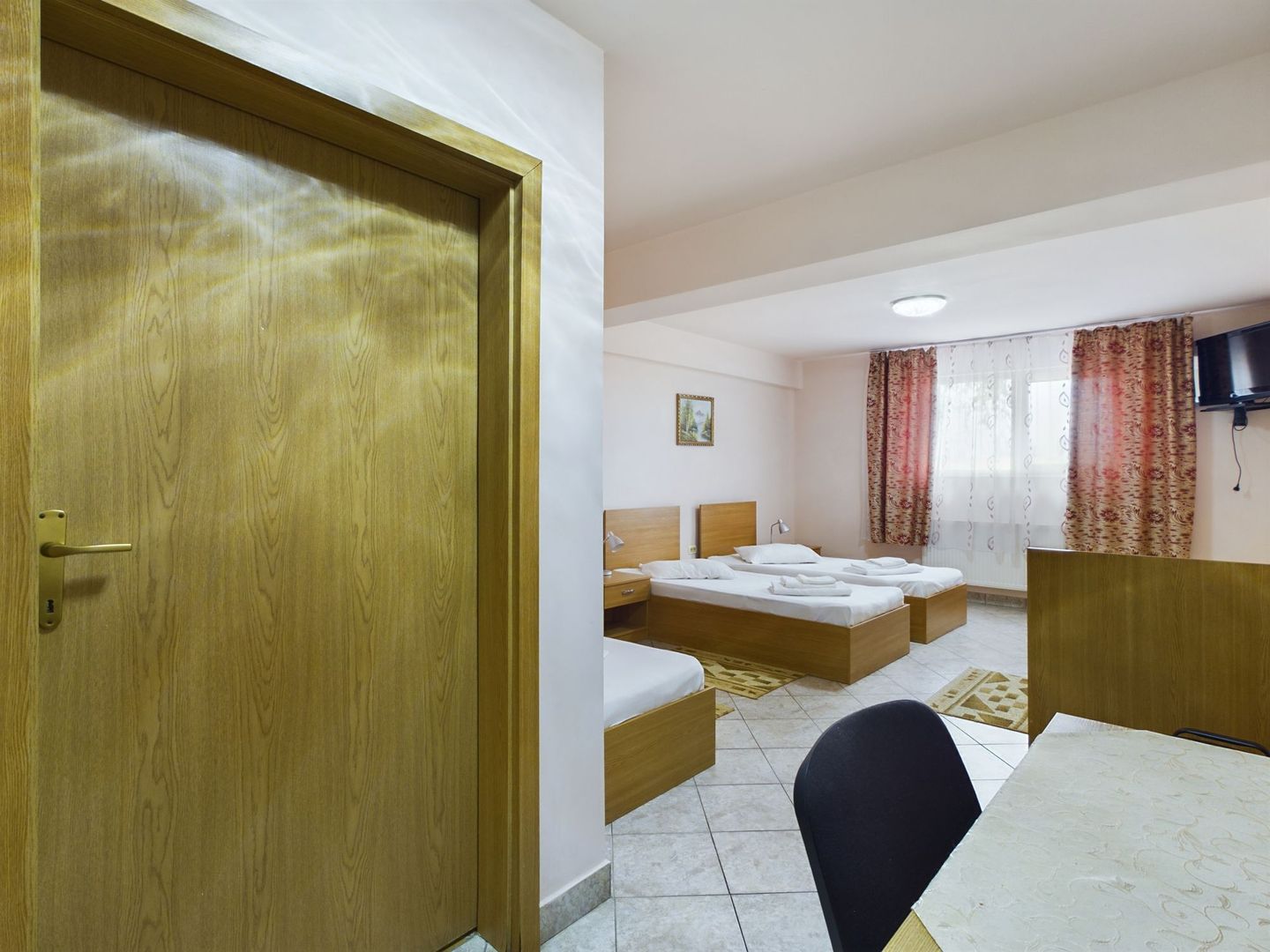 Pensiune in Arad (Vladimirescu) pe DN7 - Poză 6