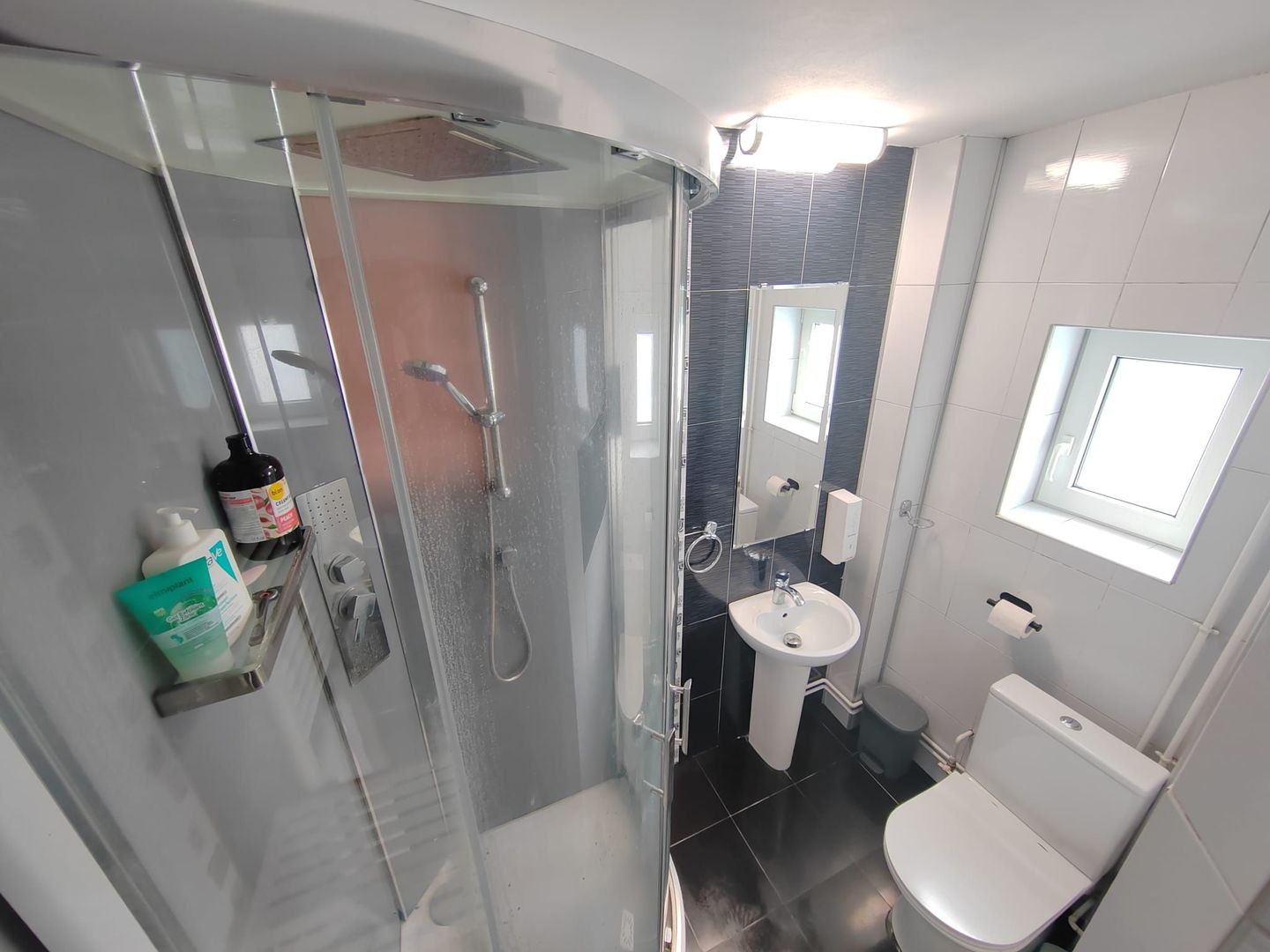 Parcul Carol,imobil versatil rezidential /birouri,parcare si curte - Poză 16