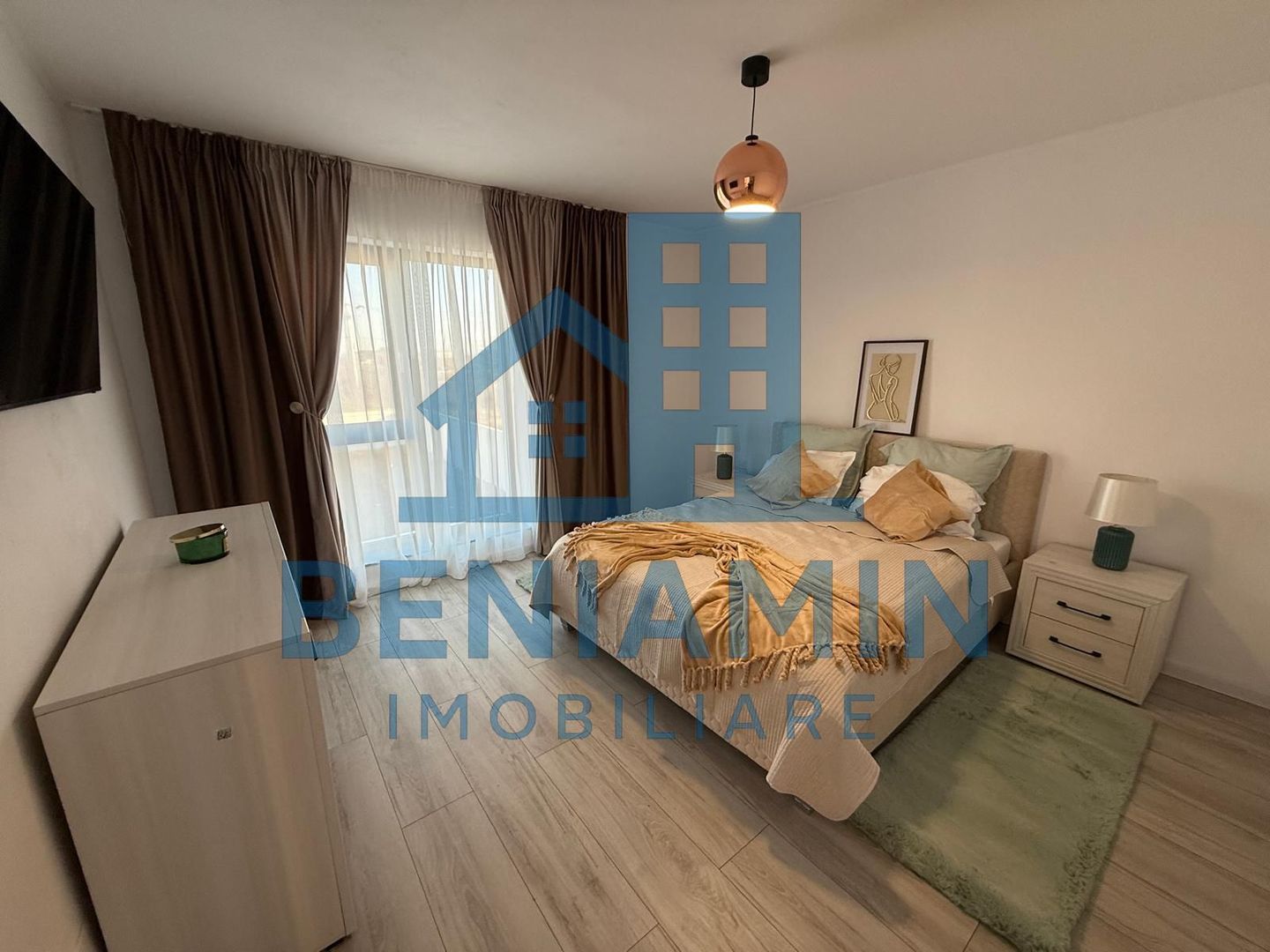 Casa Moderna-Lux-La cheie-Mobilata-Utilata-Model deosebit-Libera - Poză 2