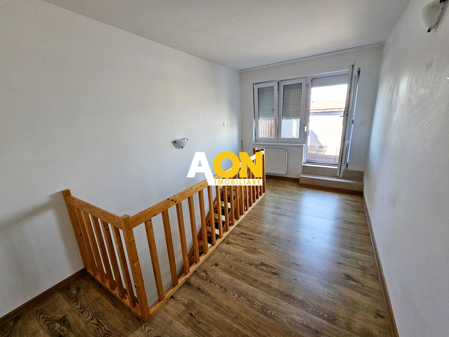 Apartament tip Penthouse, 4 camere, 2 bai, 108 mp utili + boxa, Centru - Poză 9