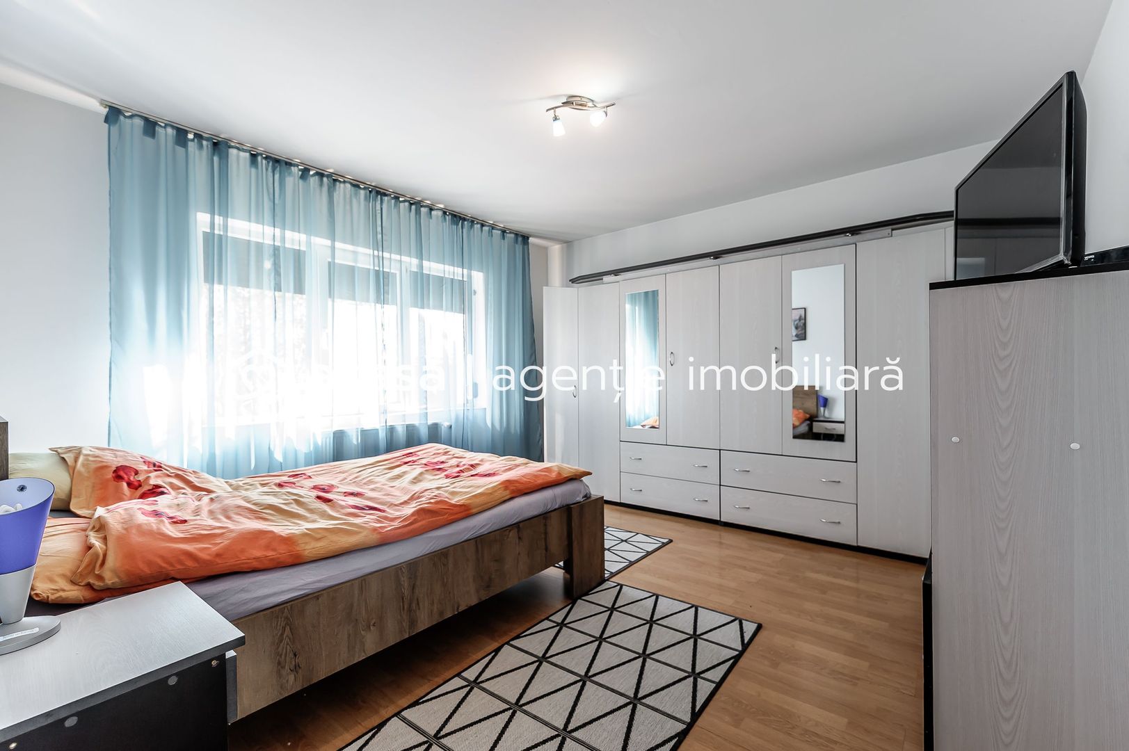 VANDUT! Casa 2003 - Teren 1000 mp - la iesirea din Zadareni - Poză 2