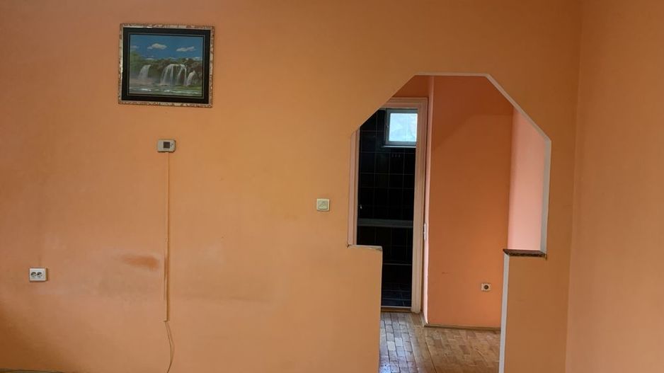 BRASADAS vinde ap 2 cam etaj 2/4 zona CENTRALA. - Poză 3