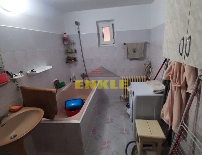 Casa cu 3 camere de vanzare in Botosani 156 mp cu teren 1100 mp - Poză 8