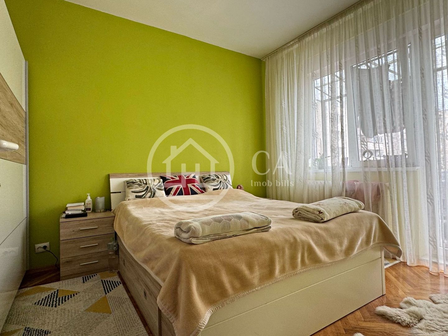 Apartament de vânzare cu 3 camere in zona Dacia, Oradea - Poză 1