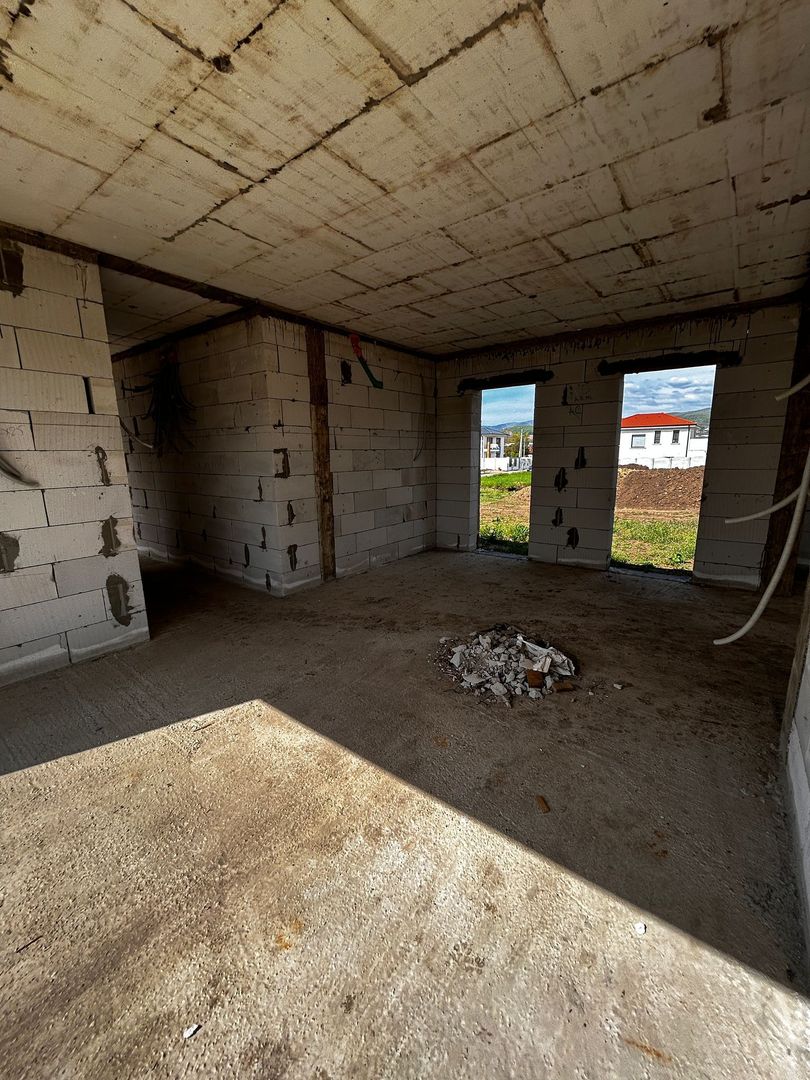 Casa la rosu de vanzare in Alba Iulia - Poză 14