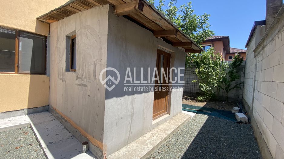 VALU LUI TRAIAN(COD 07) -Casa P+M 5 camere cu teren de 300 mp - Poză 11