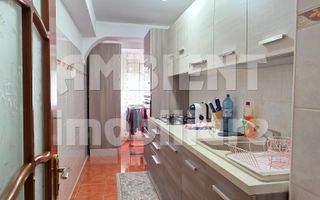 Apartament cu 3 camere, mobilat si utilat, etaj 1, zona Centru; - Poză 3