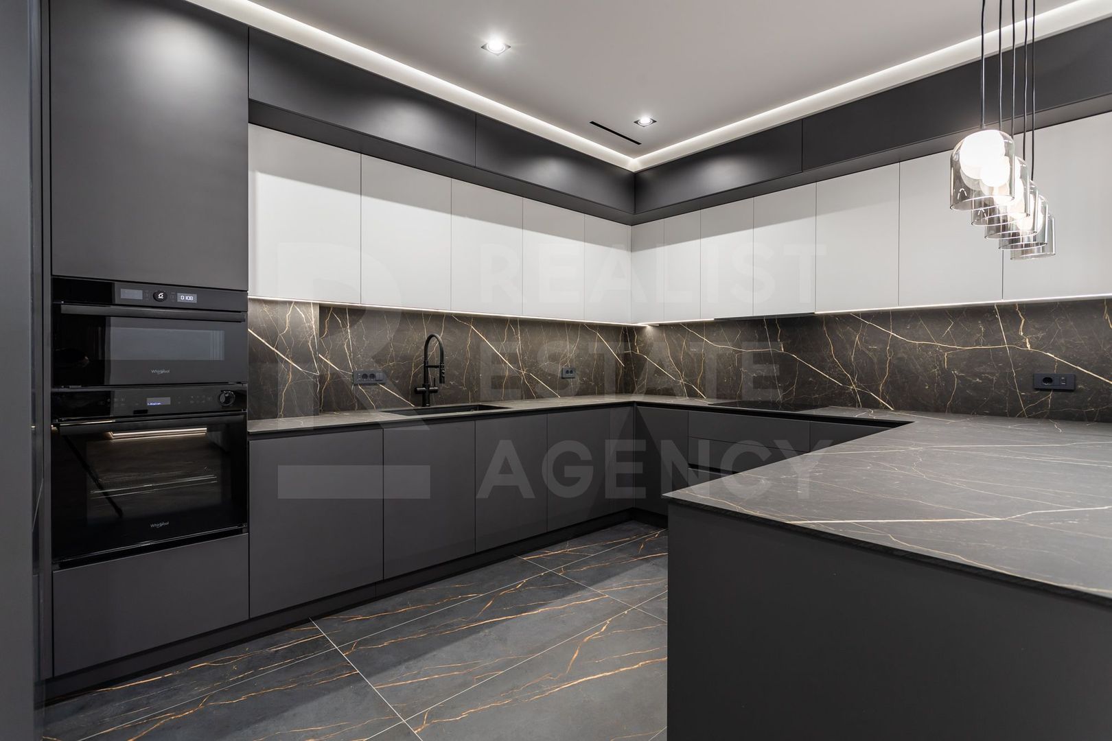 Chirie, apartament, 4 camere, str. Universității, Centru - Poză 12