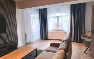 Apartament SIBIU central 3 camere, 2 bai, lift, garaj  - Poză 7