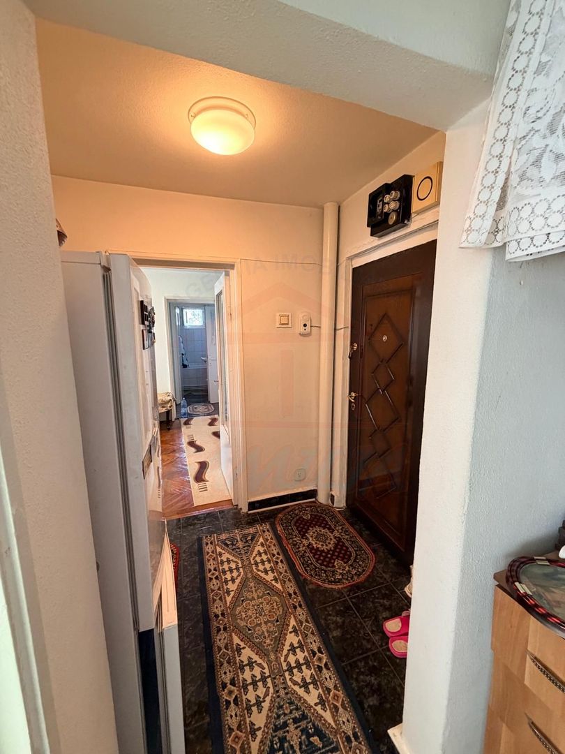 Vanzare apartament cu 4 camere in Micro 13, etaj 3, pret 65 000 euro - Poză 9