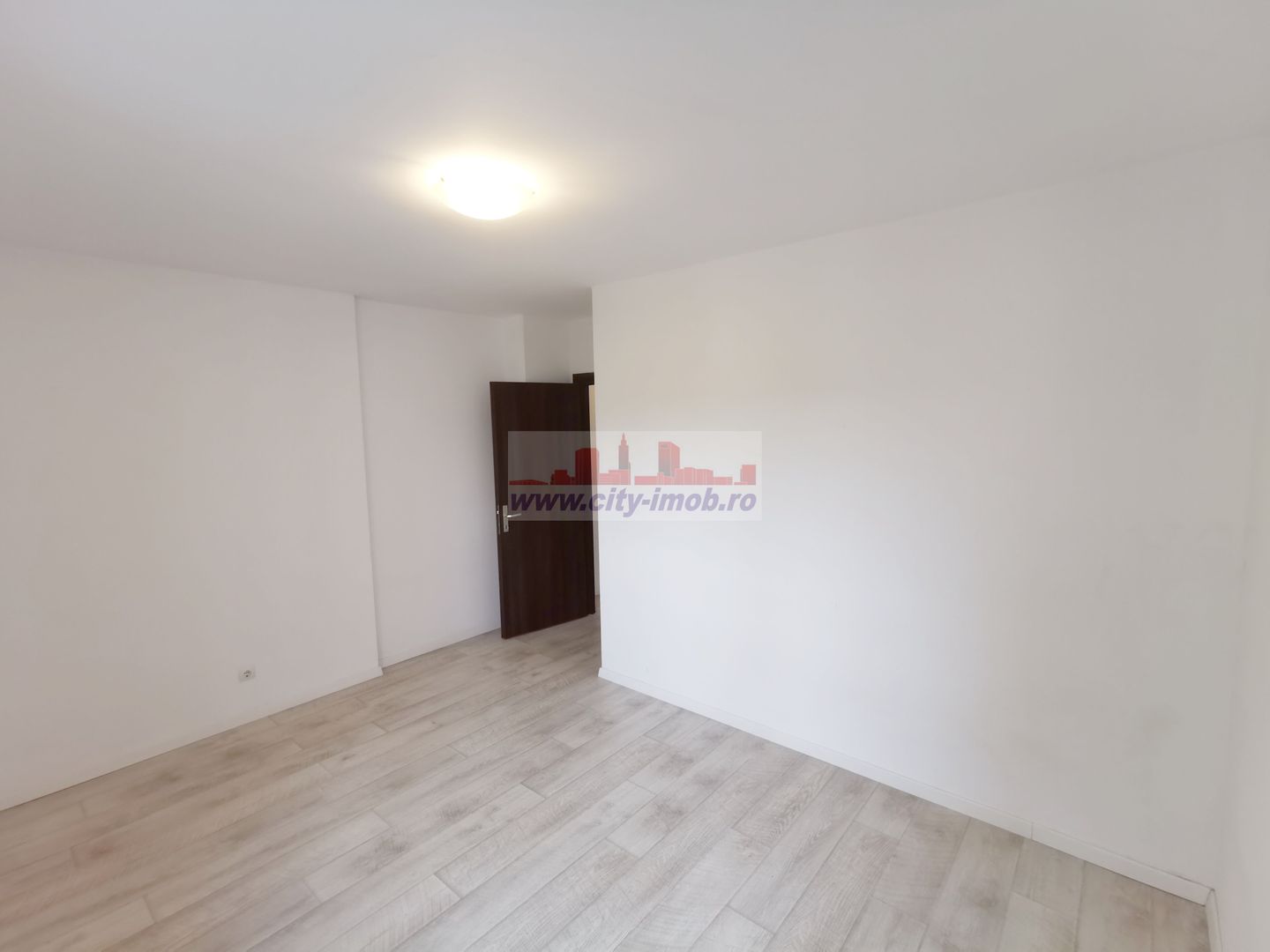 Vanzare Apartament 4 camere Baneasa - Poză 10