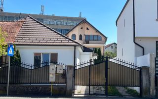 De vanzare casa renovata- 2 cladiri- Zona Moldoveanu-- 400 mp utili - Poză 2