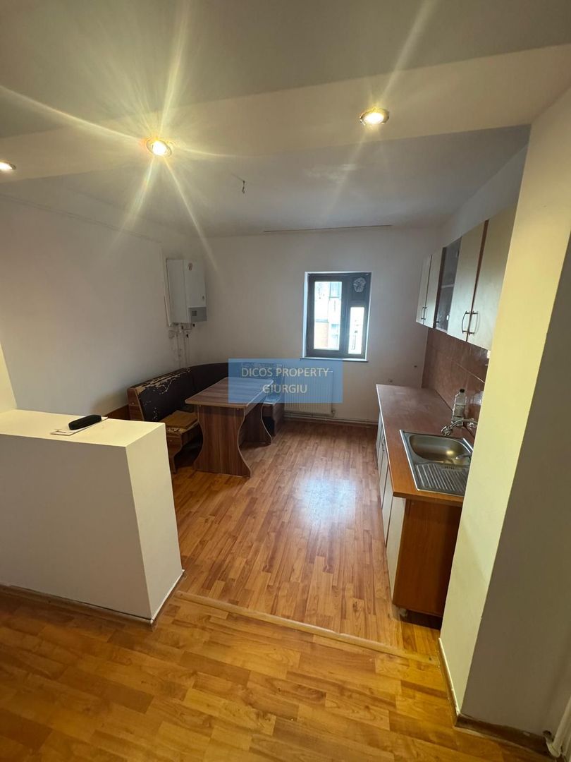 Apartament 3 camere de vânzare – Tineretului, zona Biserică - Poză 5