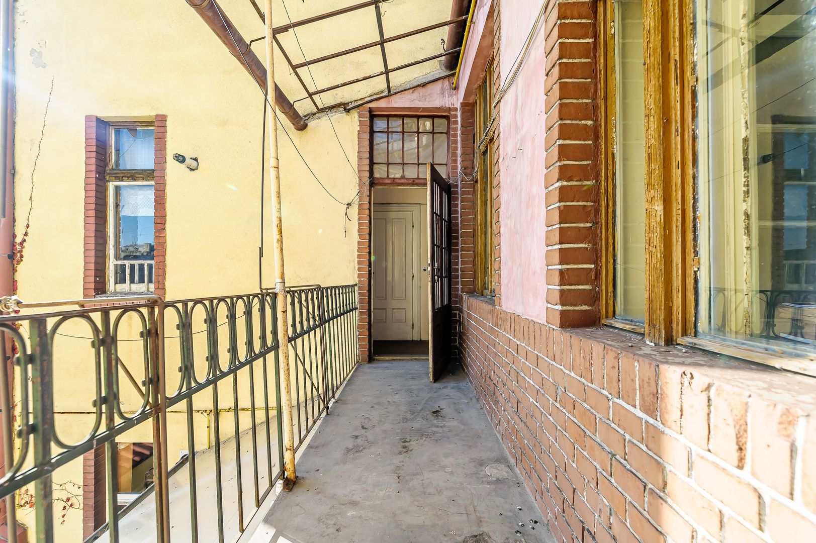 VÂNDUT! Apartament cu 4 Camere în Palatul Bohuș, Arad - Poză 10