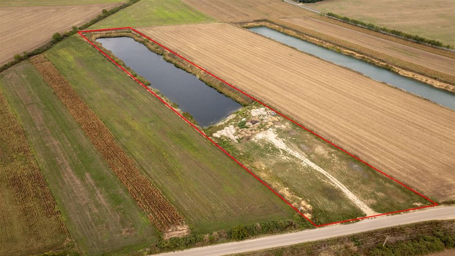 Teren extravilan Santaul Mic cu luciu de apa - Poză 3