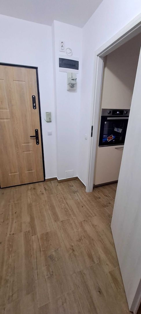Vând apartament 3 camere decomandat – Postăvarul, Sector 3 - Poză 1