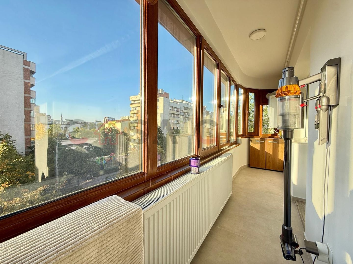 Apartament renovat, etaj intermediar, zona Năsăud - Poză 9