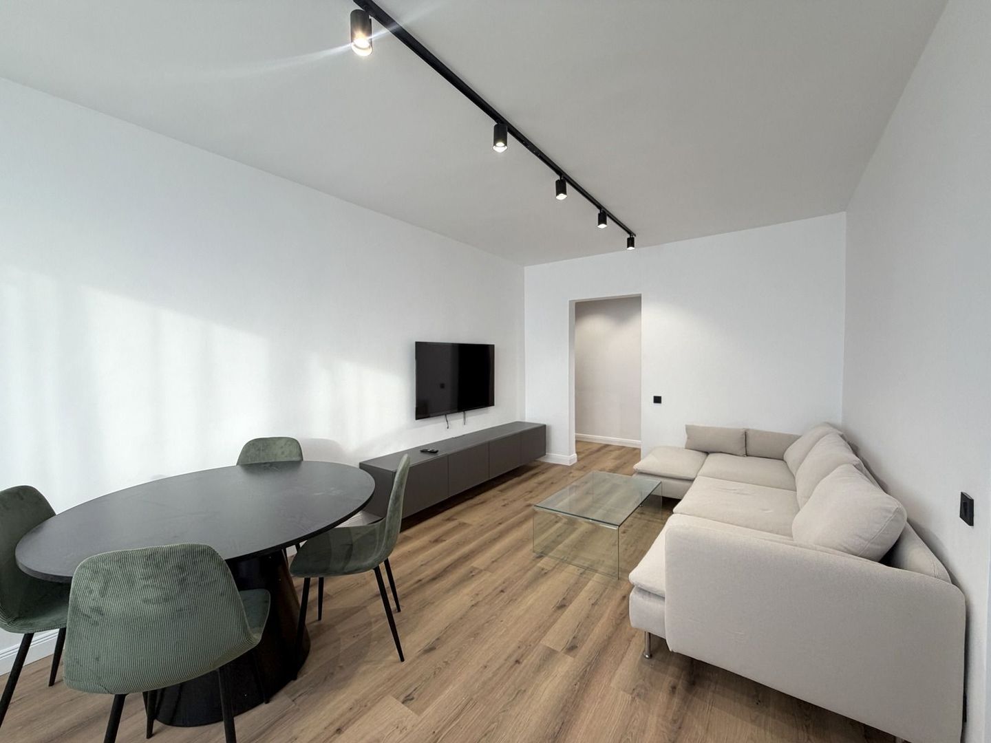 3 camere renovat complet langa Parc Floreasca-Beller - Poză 3