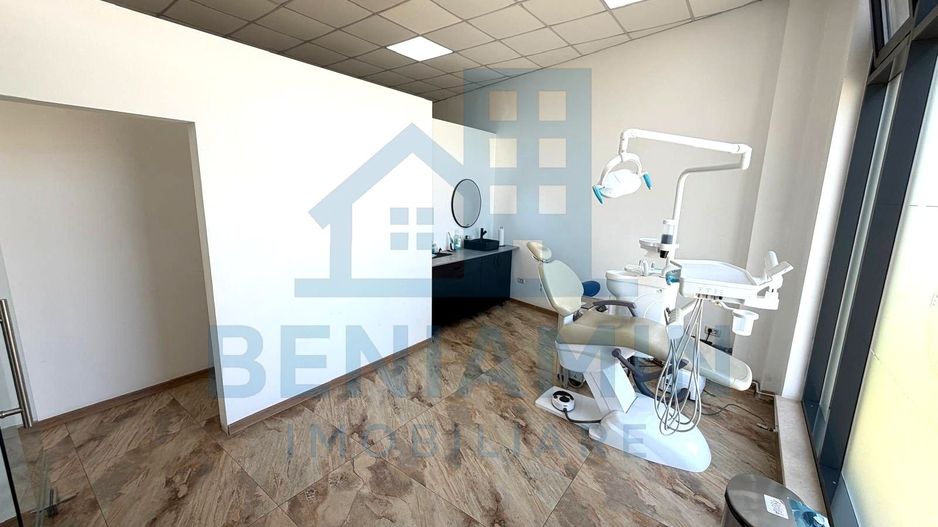 Spatiu comercial pe Bulevardul Decebal - Rovine - Helmat 100mp - Poză 5