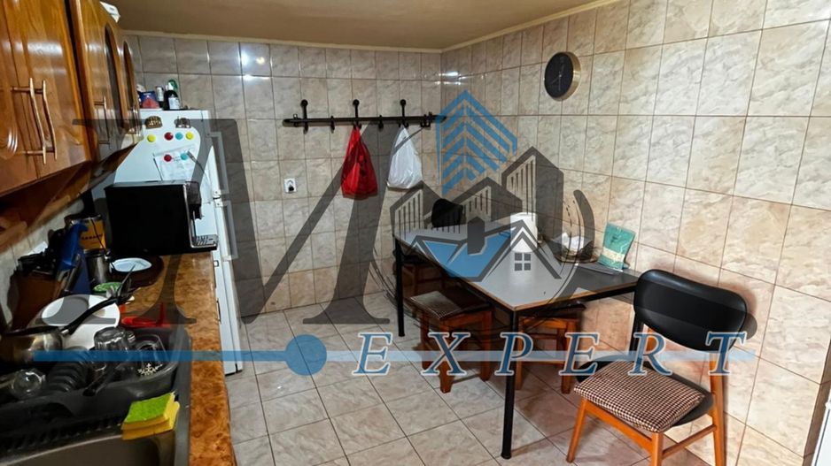 Casa individuală de vânzare in apropiere de centru Sebeș - Poză 4