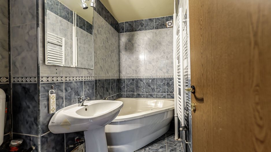 Apartament cu 3 camere etaj 3 zona Miorița, cartier Micalaca - Poză 6