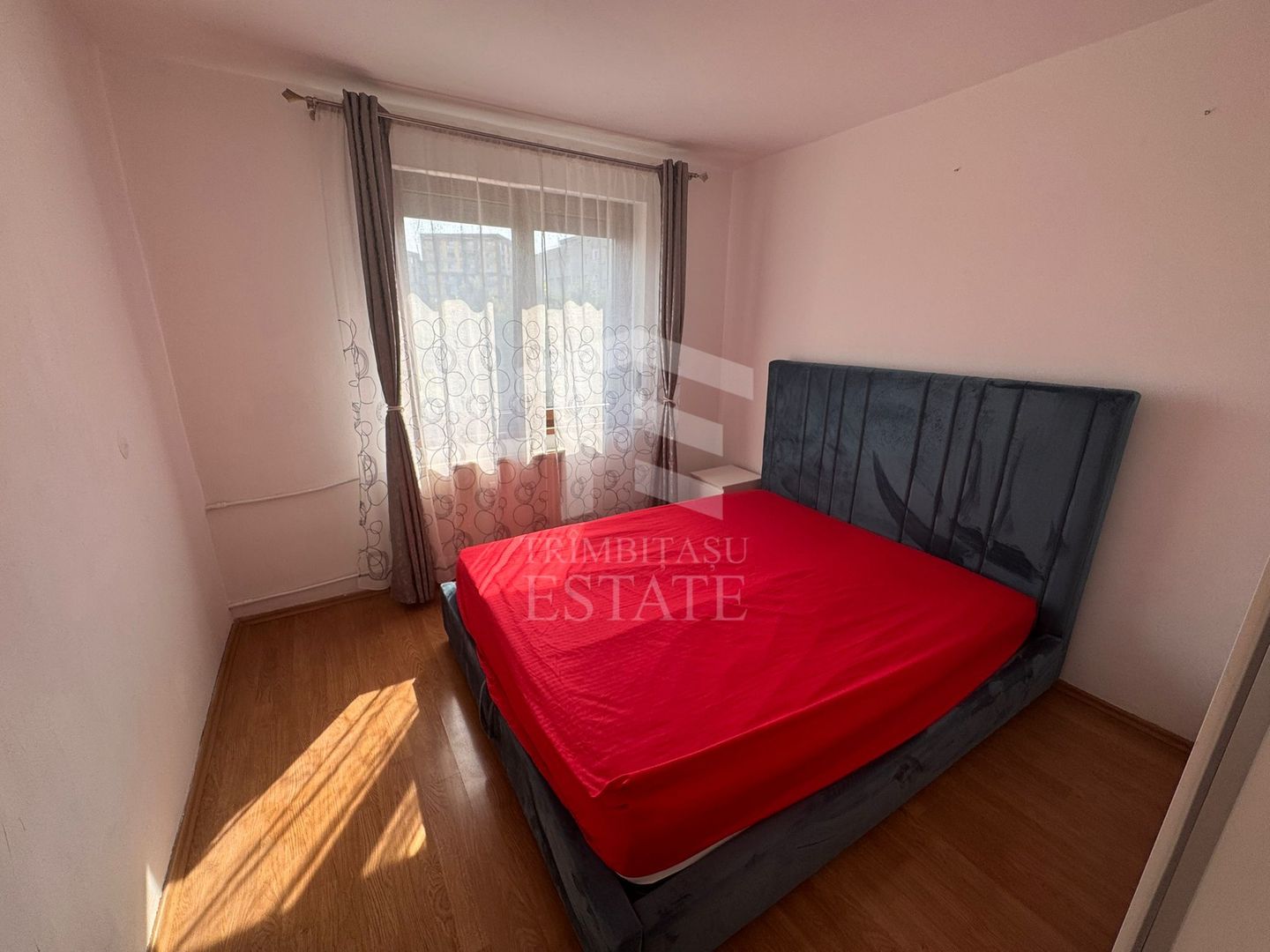 Costin Georgian Chisinau 2 camere 5/8 42 mp - Poză 3