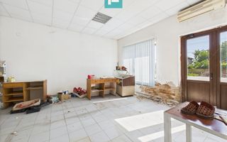 Clădire cu 5 camere cu teren și hală în Cenad - Poză 9