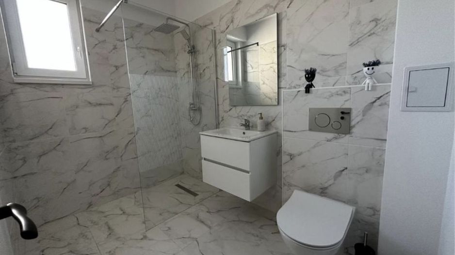 Apartament de vanzare 3 camere 72 mpu mobilat utilat etaj 1 Alba Iulia - Poză 7