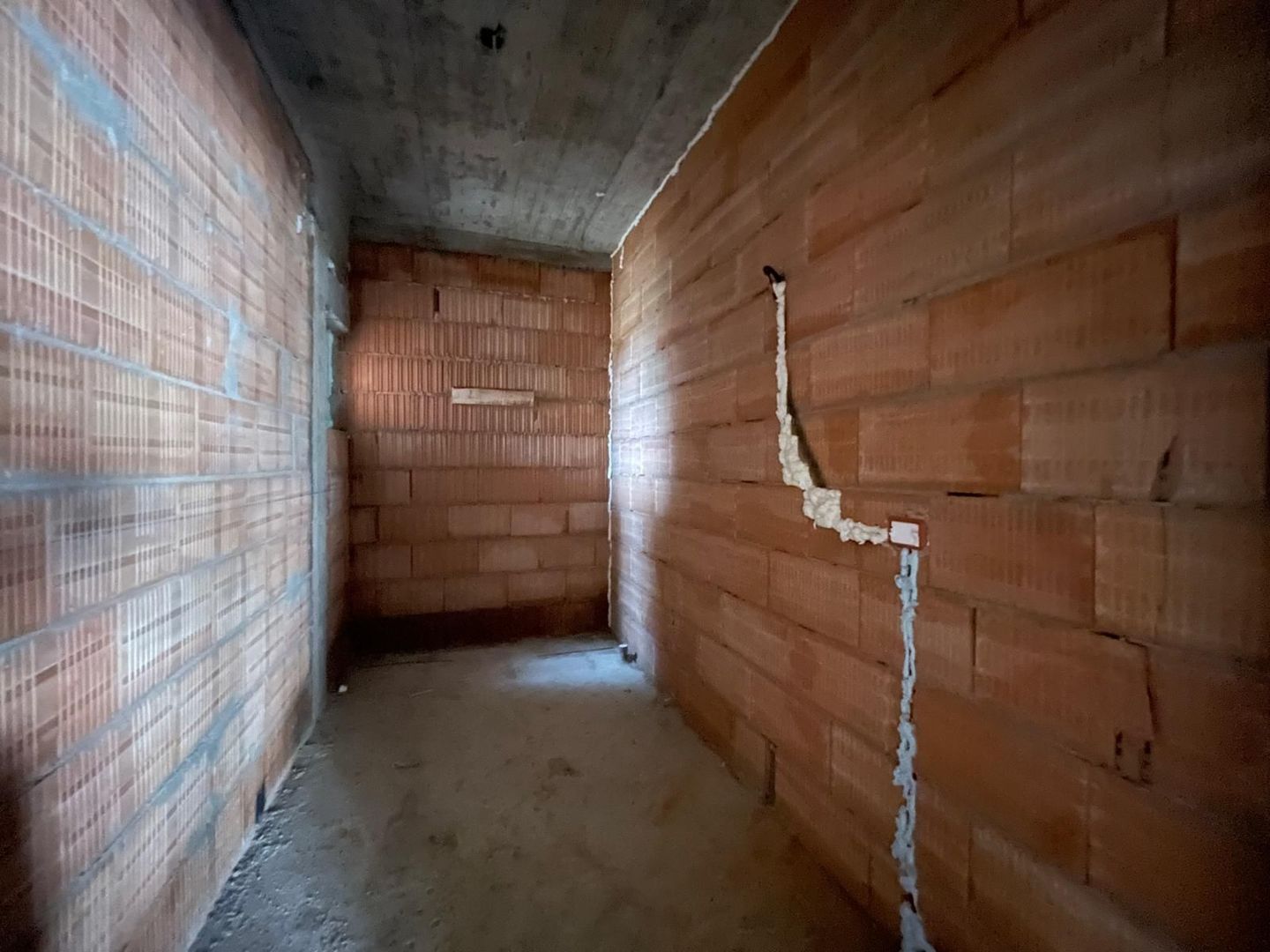 Duplex unit prin cam. tehnica - pe parter - 4 camere - Mosnita Noua - Poză 9