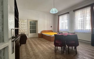 Apartament in casa spațios la doar 5-7 minute de Centrul Istoric - Poză 1
