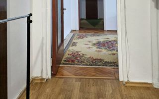 Apartament cu trei camere, zona Centrul Civic,  71 mp - Poză 2