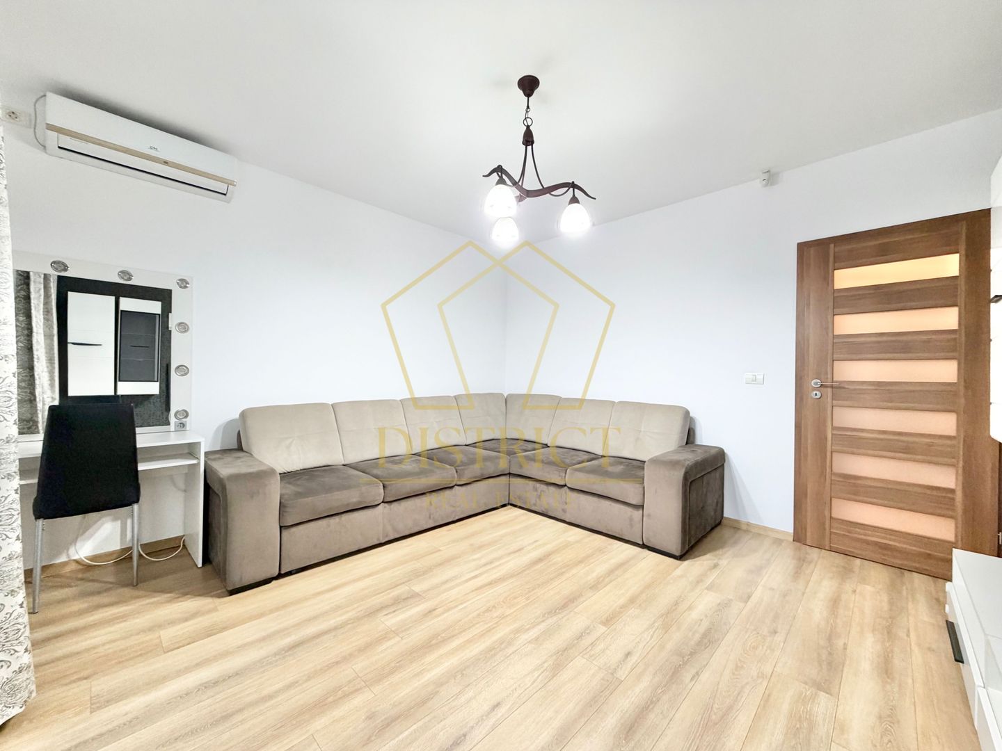 Apartament cu 2 camere mobilat, decomandat la etajul 1 in Giroc langa Penny. - Poză 4