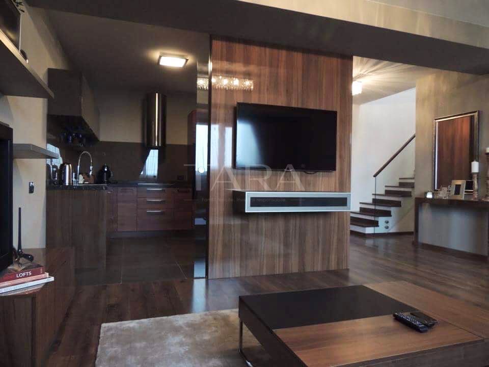 Penthouse de lux cu 3 camere în zona Centrală !! - Poză 2