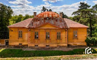 Vila Conac boieresc contelui Fabia 1920 de vânzare Păuliș Arad 2,4 ha - Poză 3