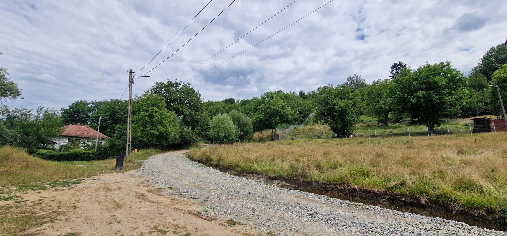 Teren intravilan in Cisnadie, utilitati langa teren, vedere panoramica - Poză 1