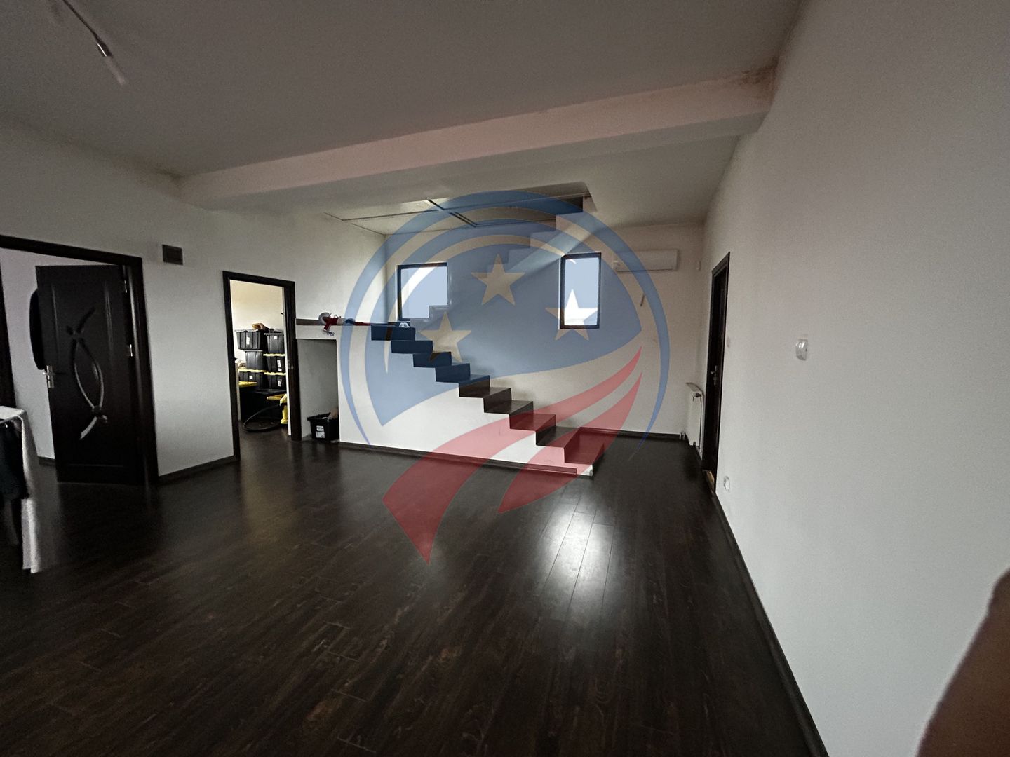 Casă spațioasă P+1+M pe teren de 902 mp – ideală pentru familie - Poză 5