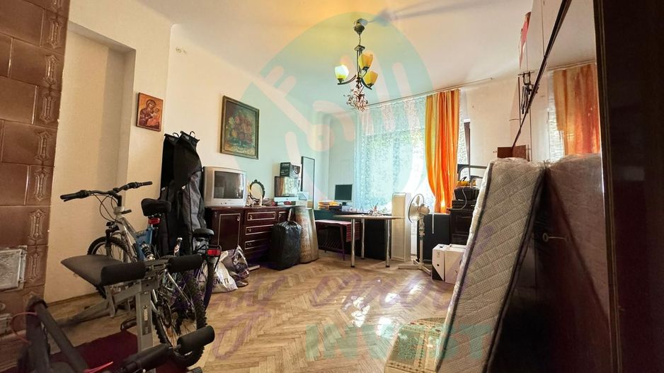 Apartament spatios cu 4 camere - Poză 3