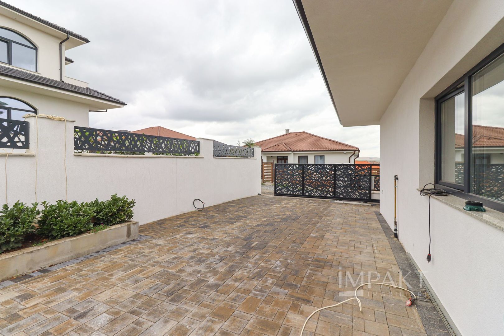 Casa superba de vanzare, situata intr-o zona aerisita a Dezmirului! - Poză 9