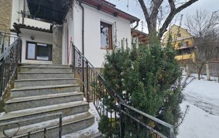 Apartament 3 camere premium în vilă, parter, garaj, acces separat – Central