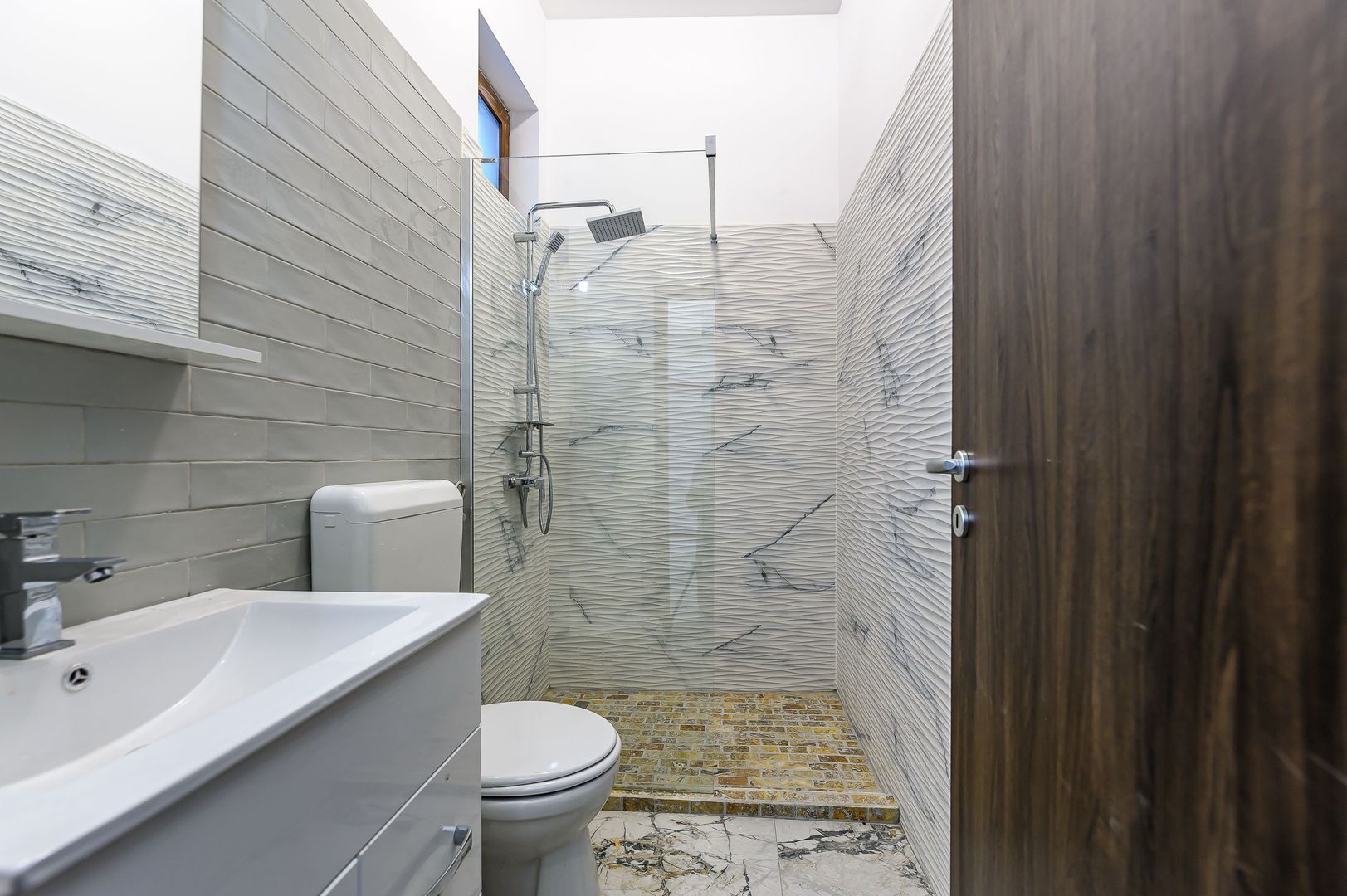 Apartament la casă cu destinații multiple Ultracentral - Poză 9