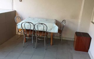 Casa cu etaj, 4 camere, central, cu acces auto in curte - Poză 4
