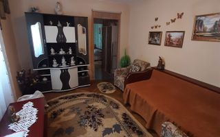 Apartament 3 camere transformat in 2 camere, zona scolii 7, etaj 2 - Poză 2
