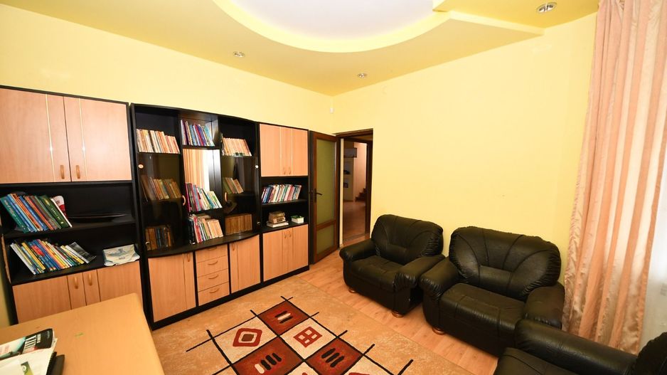 Vila spatioasa, constructie solida, zona micro 17 – Galati - Poză 14