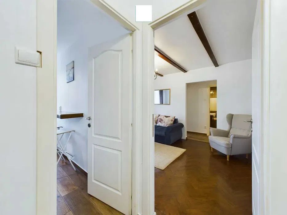 Apartament cochet, doua camere, zona Victoriei-Gara de Nord - Poză 3