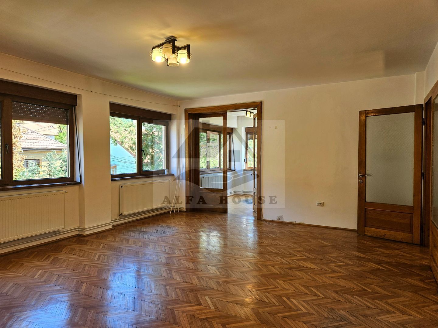 Casa deosebita cu 6 camere in  Centrul Brasovului - 210 mp - Poză 10