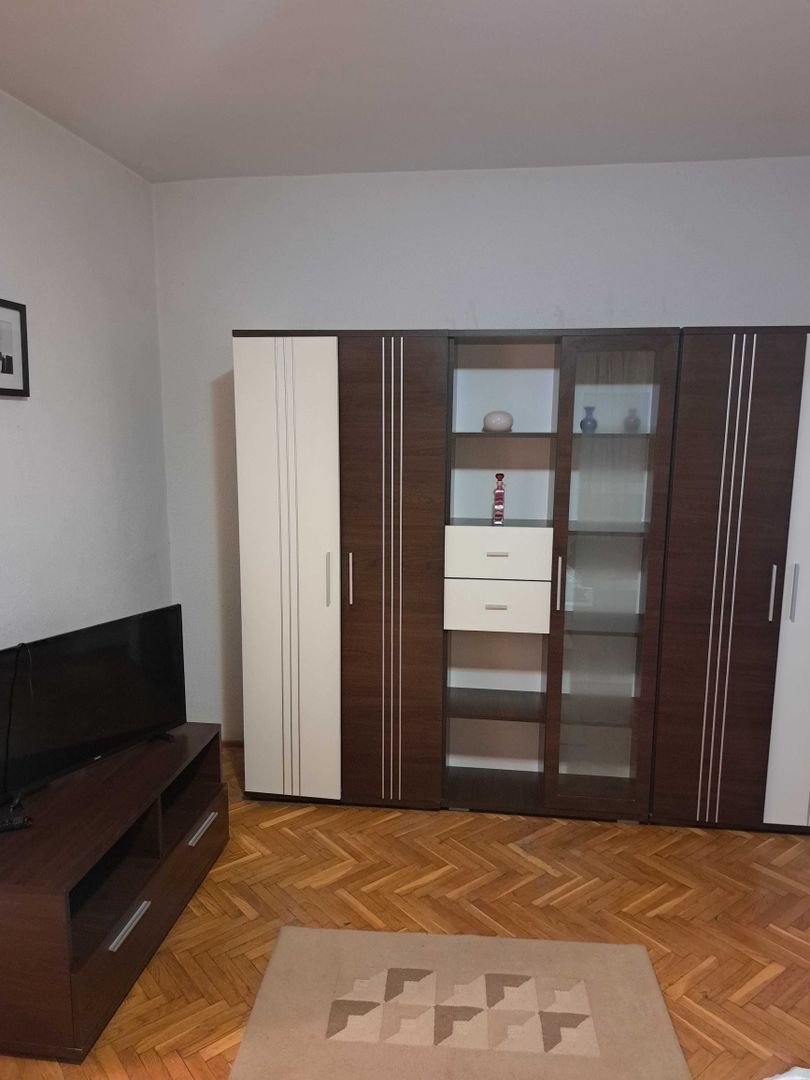 APARTAMENT ZONA MOSILOR - Poză 1