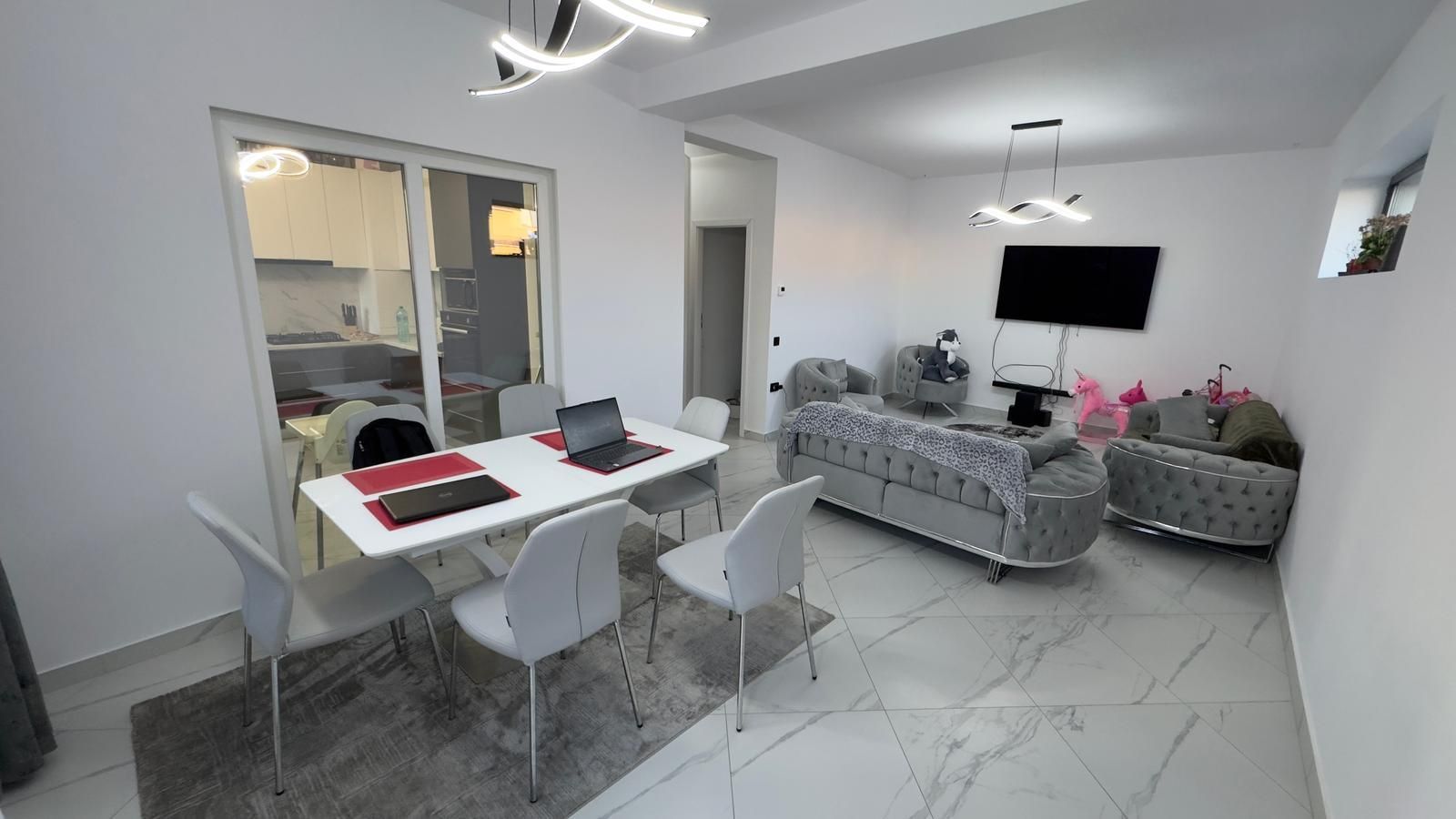 CASA SOS. CERNICA - MOBILATA, INCALZIRE IN PARDOSEALA, COMISION 0% - Poză 3